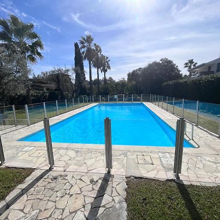 Appartement Avec Terrasse, Vue Jardin Et Piscine Antibes Exterior photo