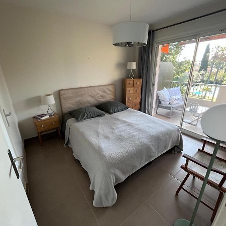 Appartement Avec Terrasse, Vue Jardin Et Piscine Antibes Exterior photo