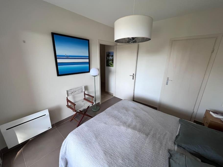 Appartement Avec Terrasse, Vue Jardin Et Piscine Antibes Exterior photo