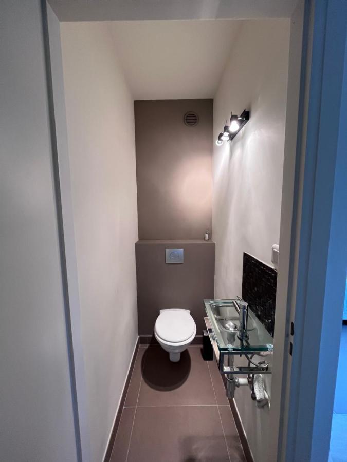 Appartement Avec Terrasse, Vue Jardin Et Piscine Antibes Exterior photo